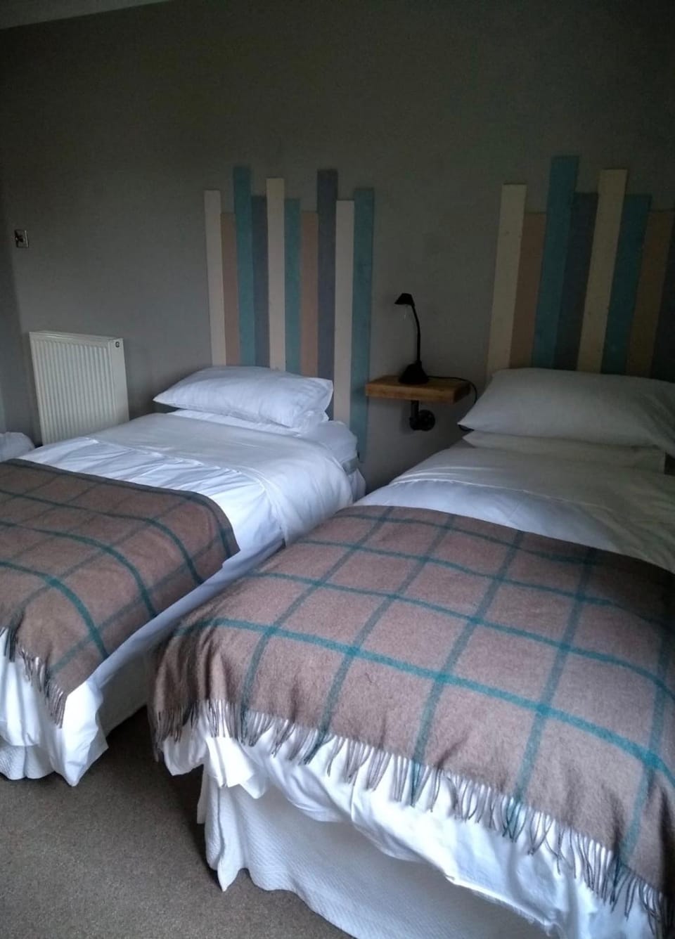 Bed, Bedroom, Garden view