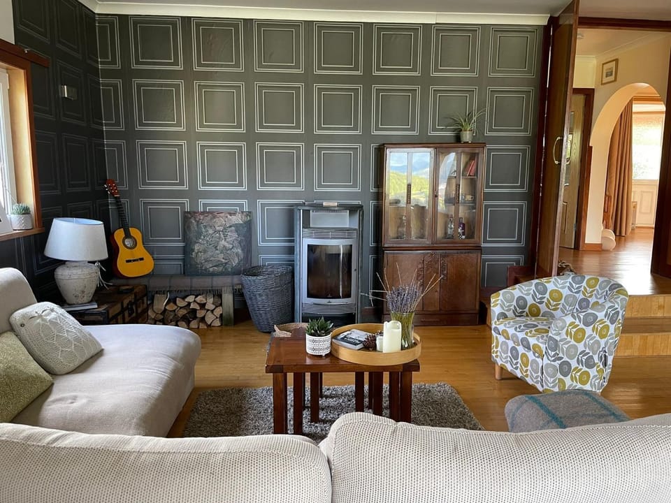 Living room, Seating area, flat iron