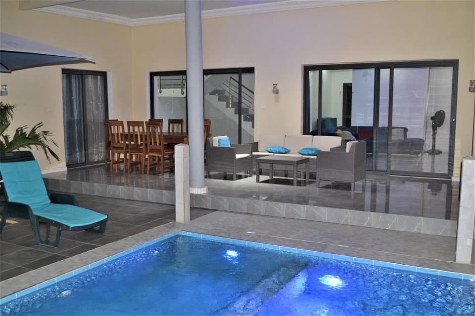 Villa Moderne Spacieuse avec Piscine Privée, 3Ch et 3SdB Villa in Thiès Region, Senegal