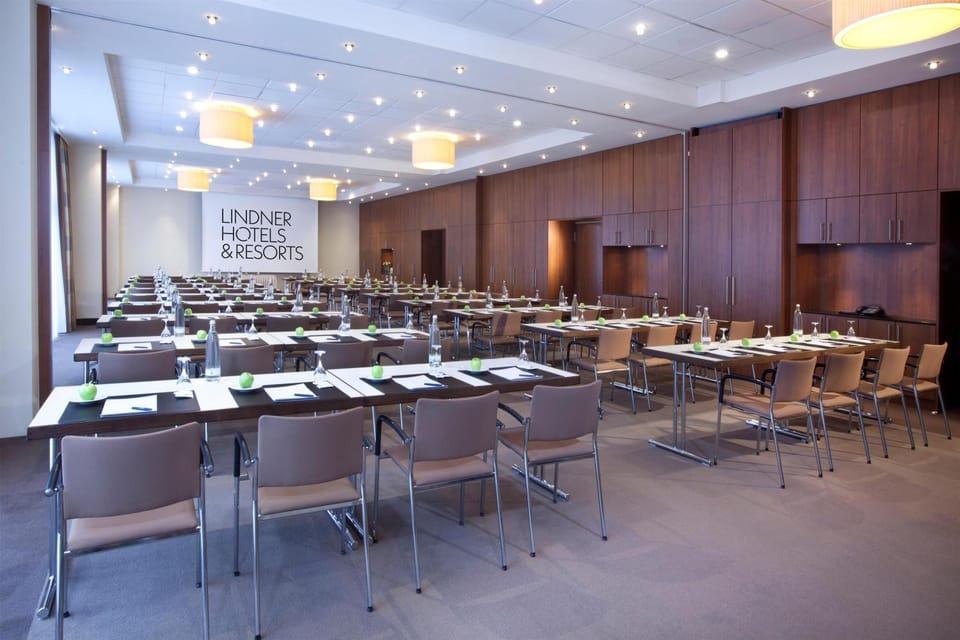 Meeting/conference room