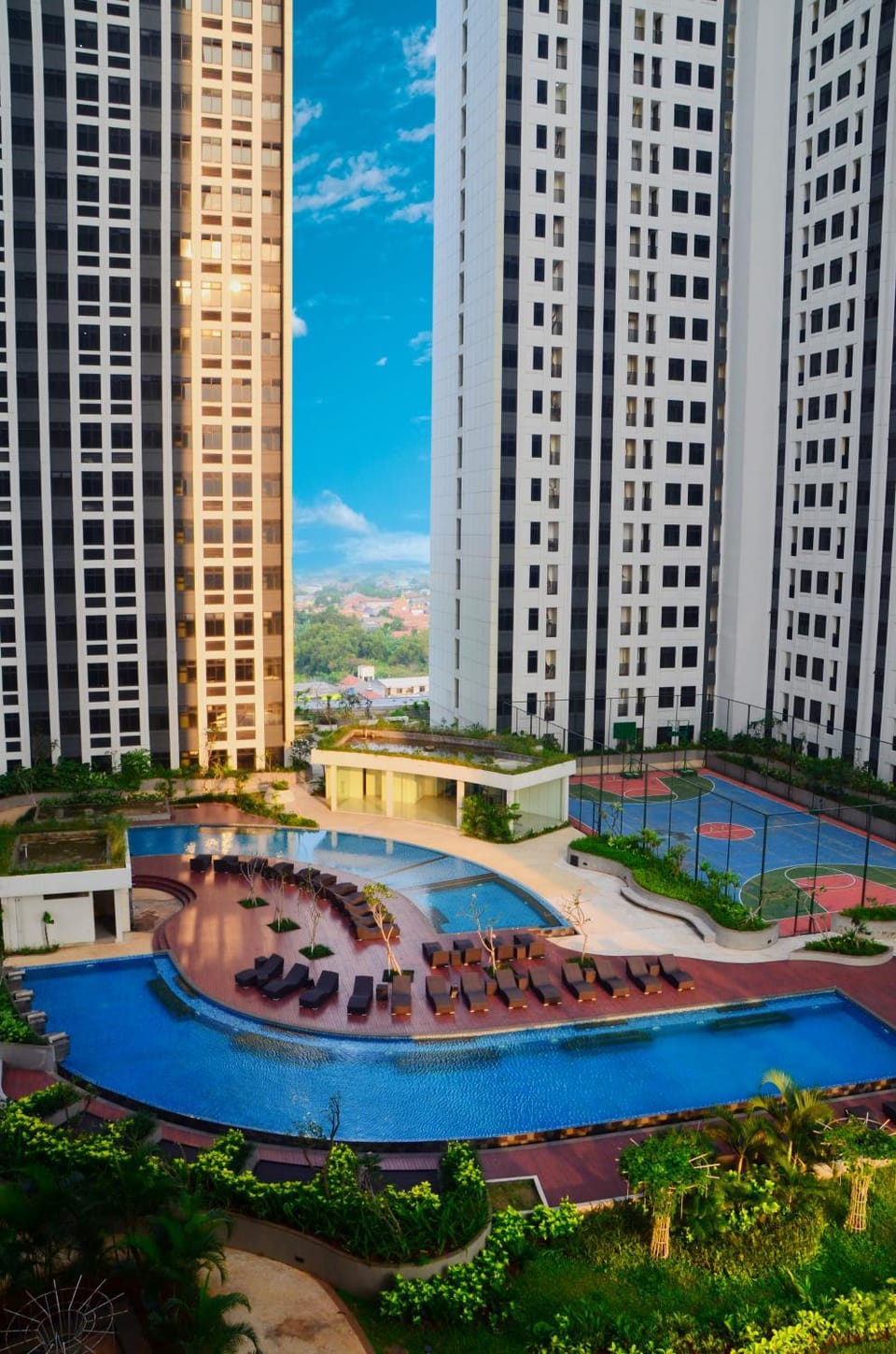 Property building, Swimming pool