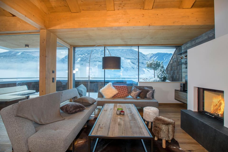 Living room, Mountain view