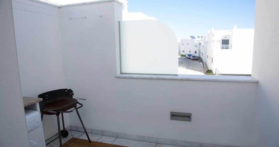 Marina 2. Atico de Lujo. Vistas al Mar. Piscina. Apartment in Conil de la Frontera
