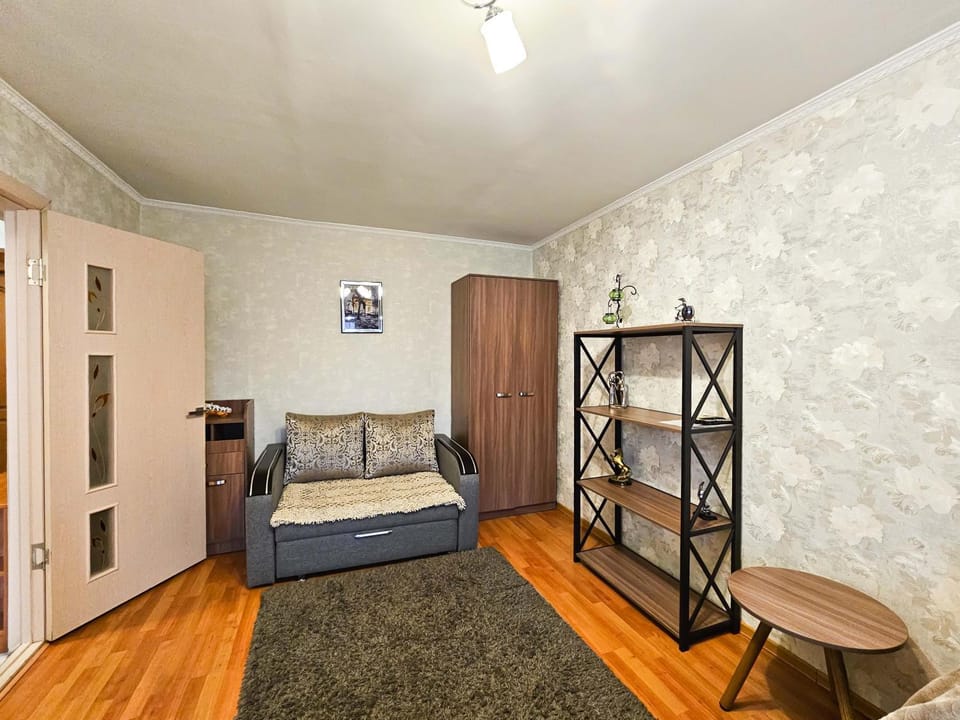 Living room, Photo of the whole room, Seating area, wardrobe