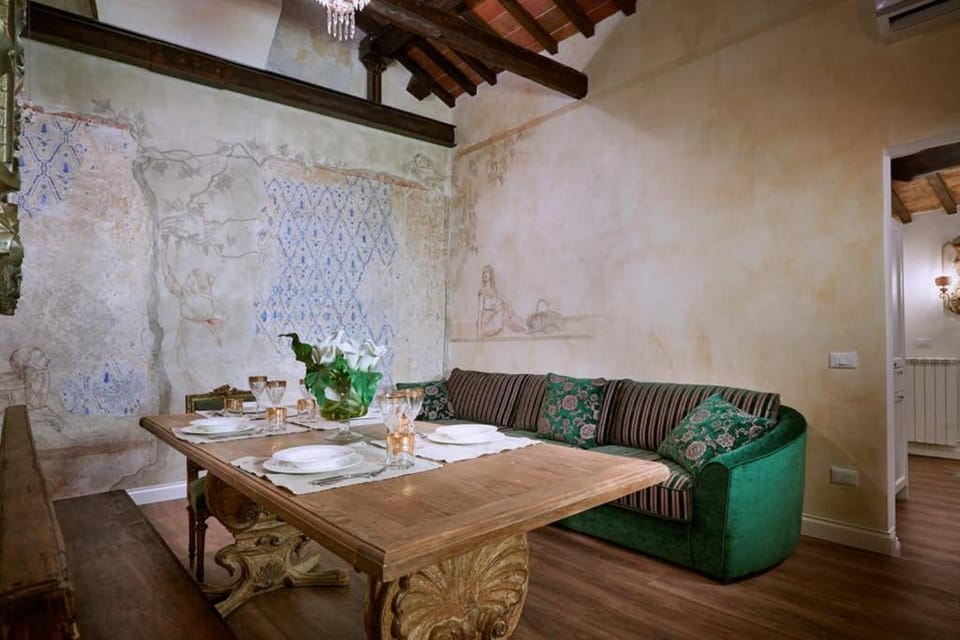 Firenze Rentals Deluxe Cimatori Apartment in Florence