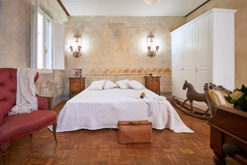 Firenze Rentals Deluxe Cimatori Apartment in Florence
