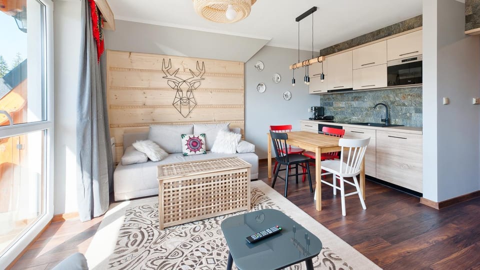 Kitchen or kitchenette, Seating area, Dining area