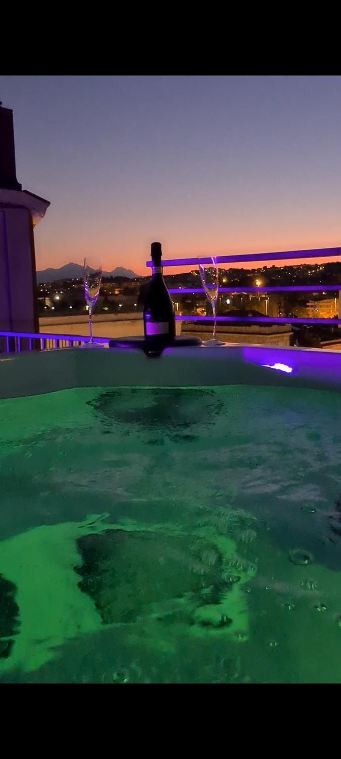 Massage, Solarium, Spa and wellness centre/facilities, Swimming pool