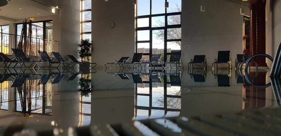 Decorative detail, Swimming pool