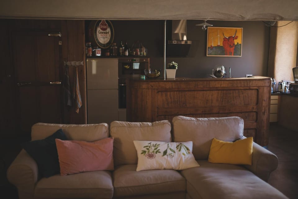 Kitchen or kitchenette, Seating area