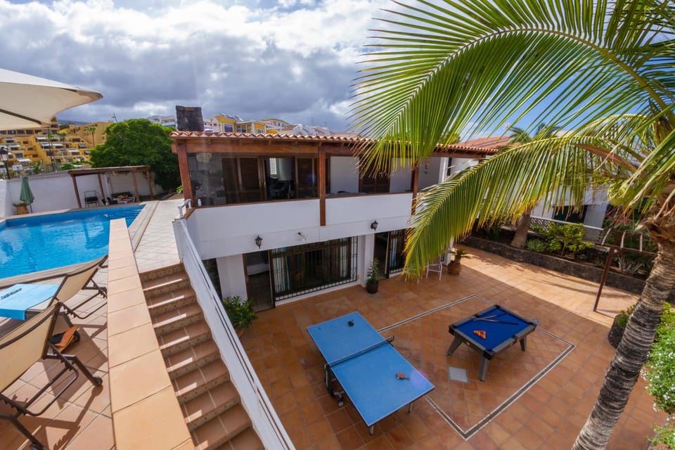 Patio, Billiard, Garden, Table tennis, Decorative detail