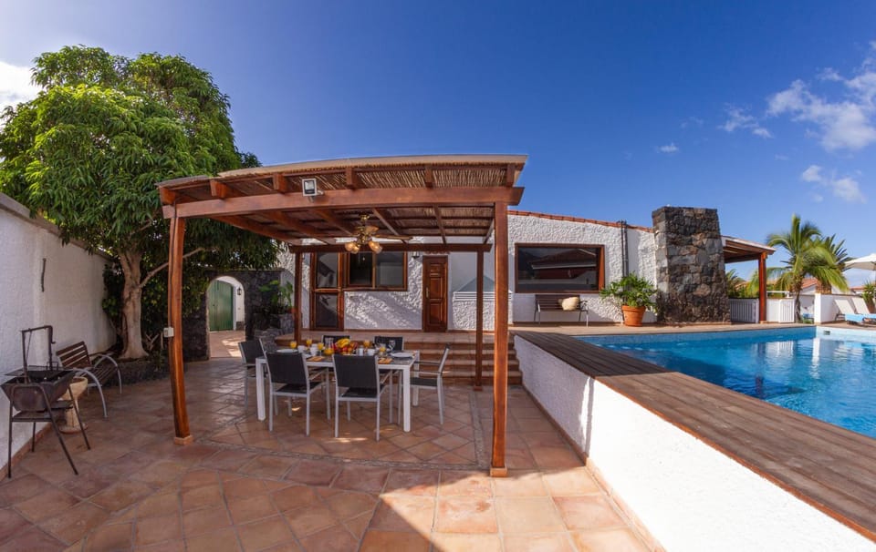 BBQ facilities, Balcony/Terrace, Area and facilities