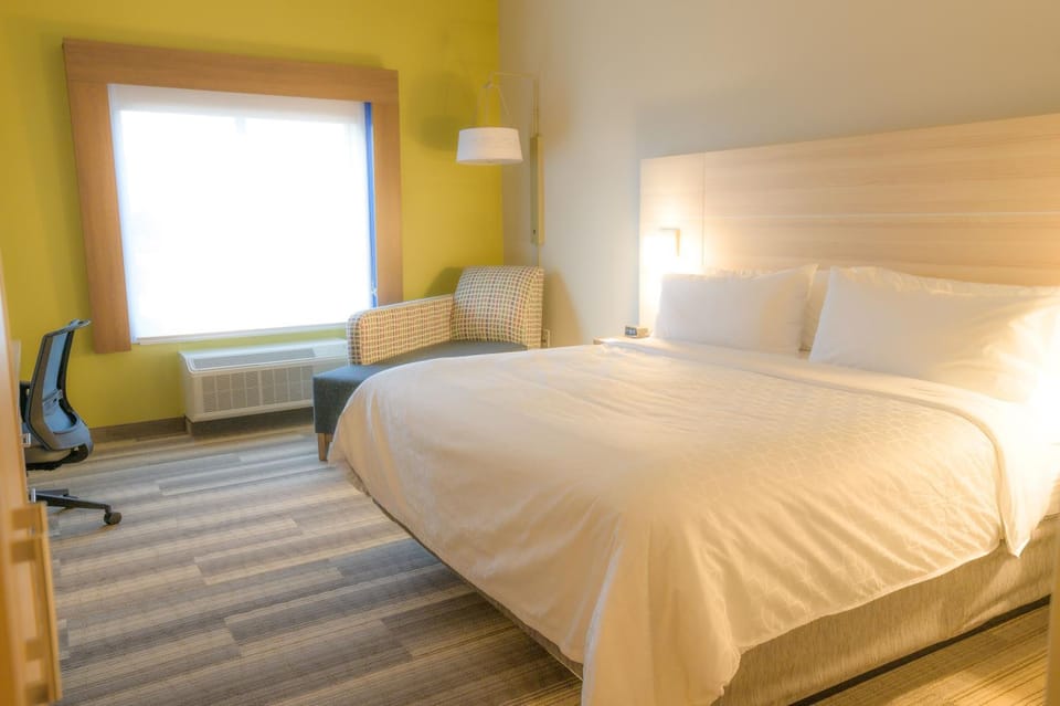Holiday Inn Express & Suites Dayton East - Beavercreek by IHG Hotel in Beavercreek