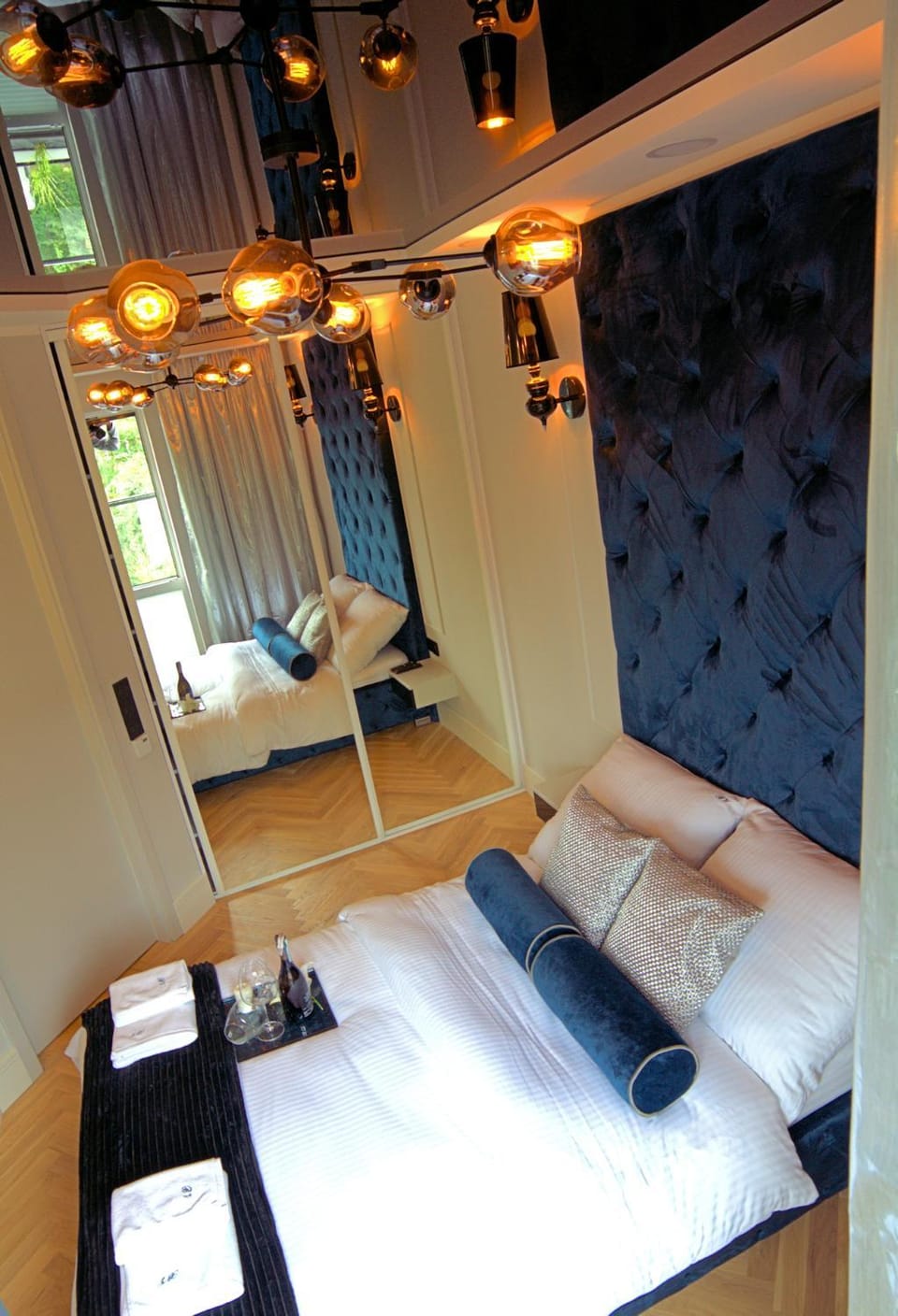 Bed, Photo of the whole room