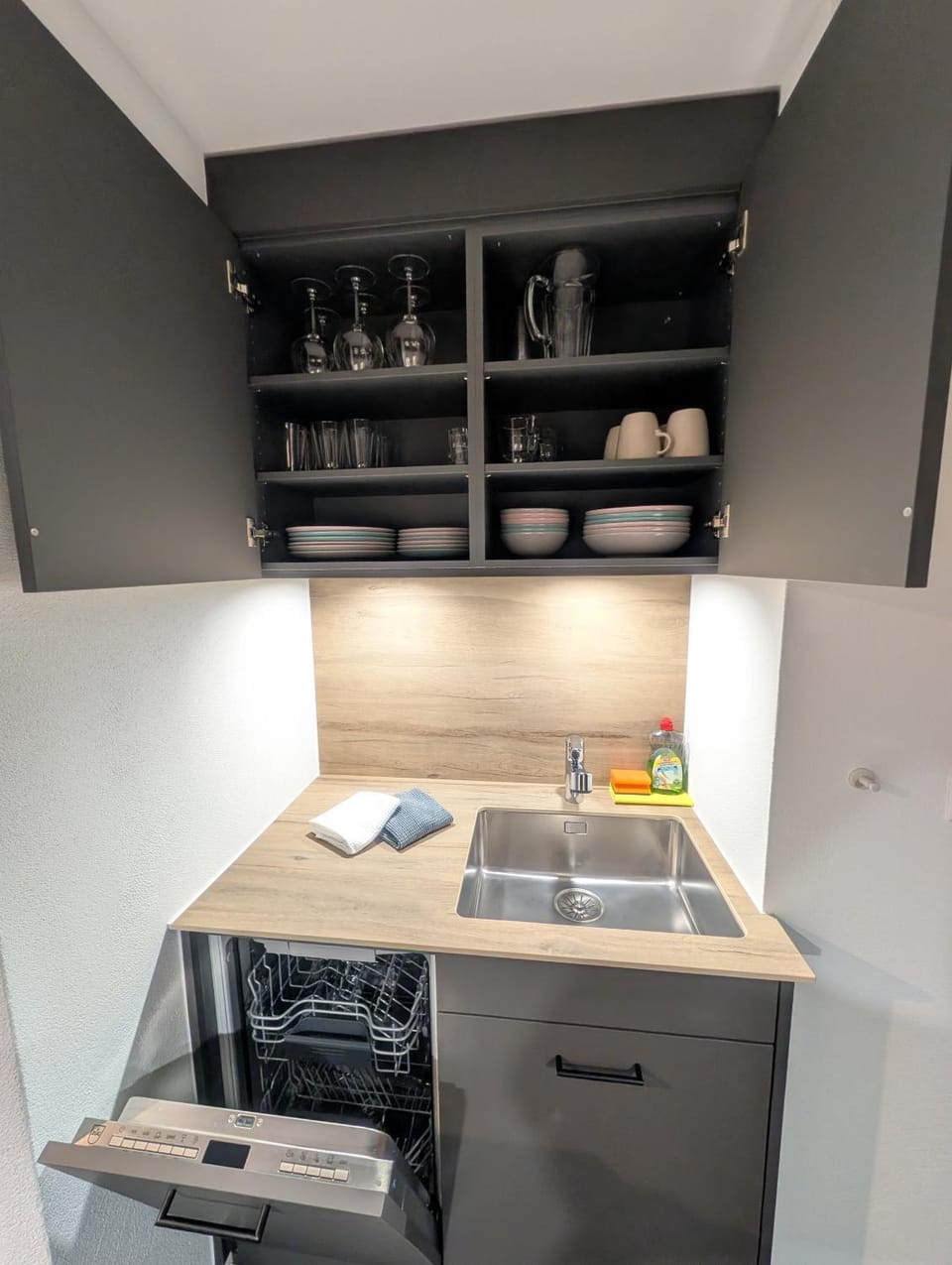 Kitchen or kitchenette, dishwasher, kitchen