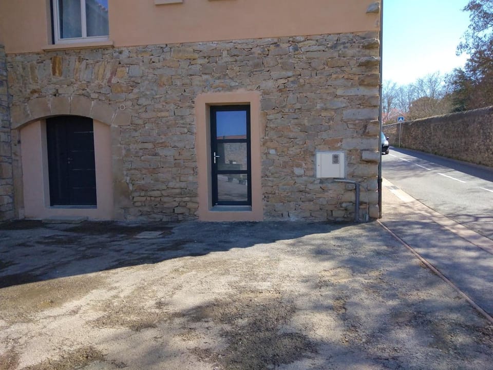 Studio Le Ménascle Apartment in Occitanie