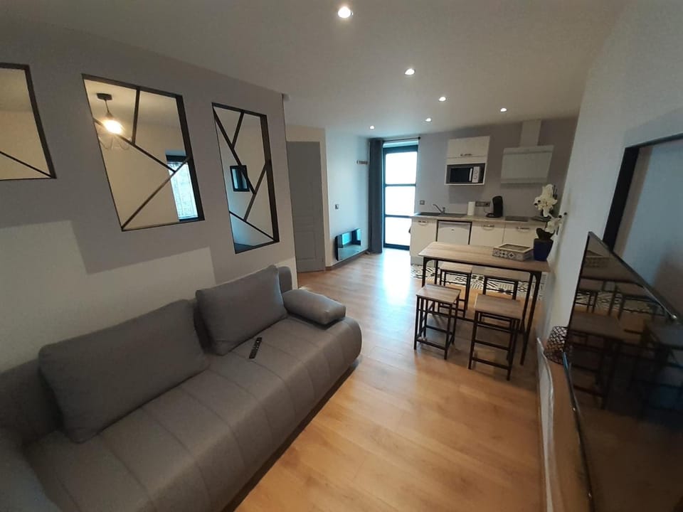 Studio Le Ménascle Apartment in Occitanie