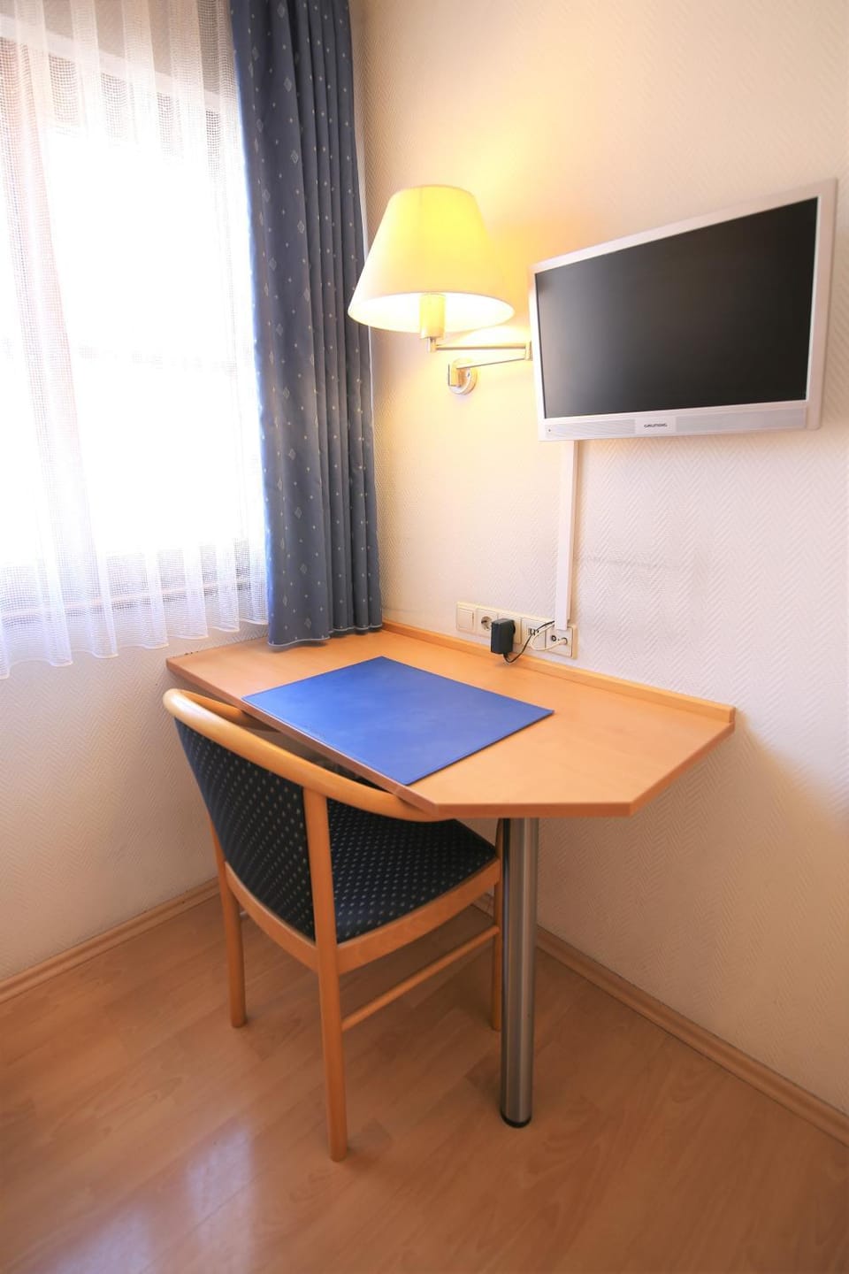 TV and multimedia, Seating area