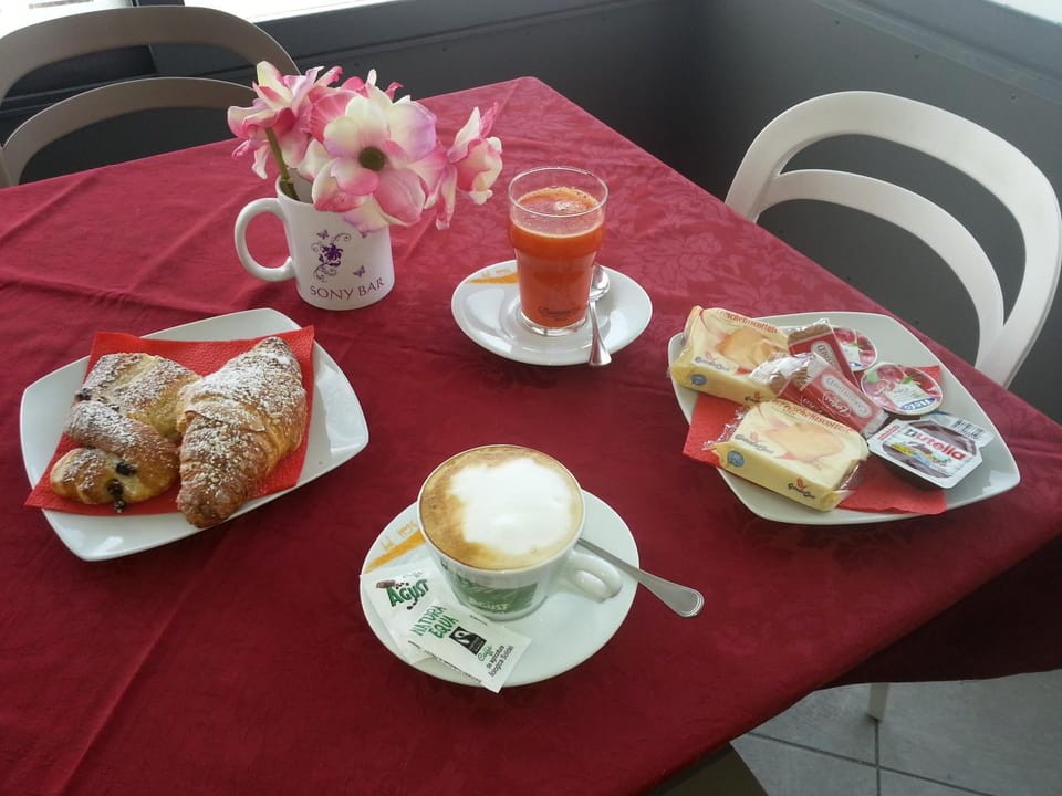 Food and drinks, Food