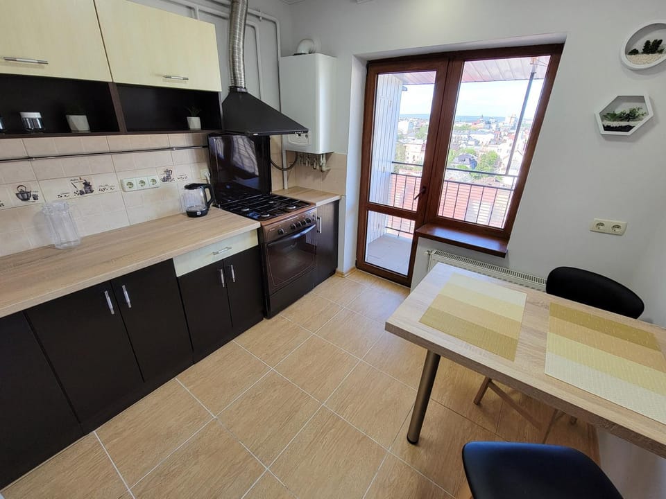 Kitchen or kitchenette, Dining area, pet friendly, stove