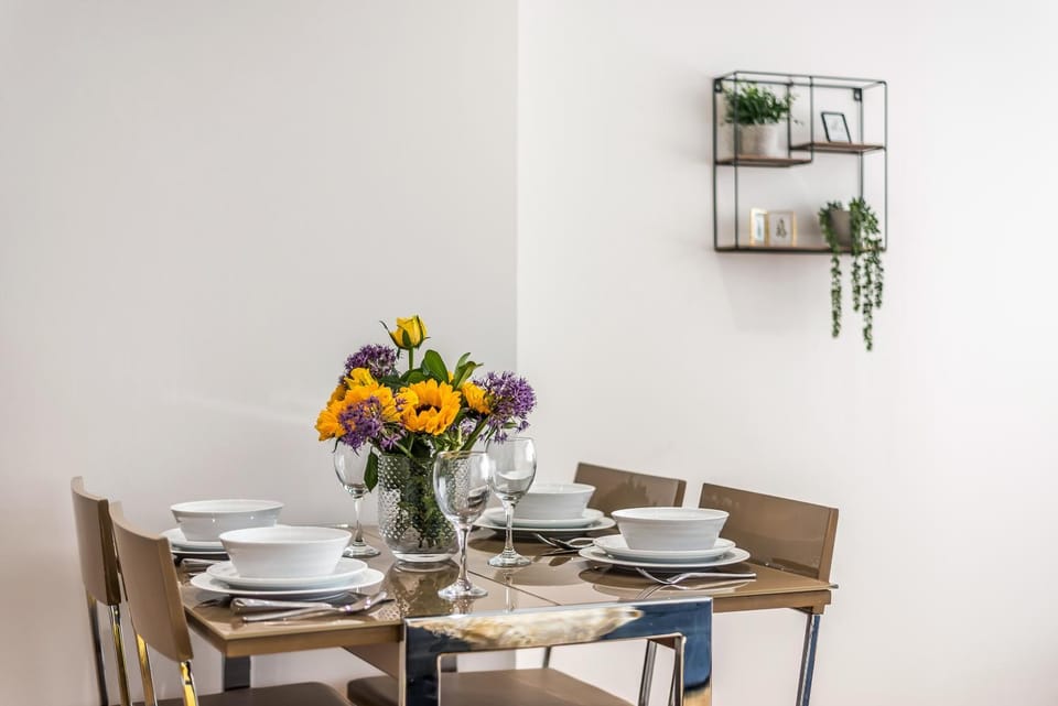 Twelve Popeshead -2 Bed City Apartment wParking Apartment in York
