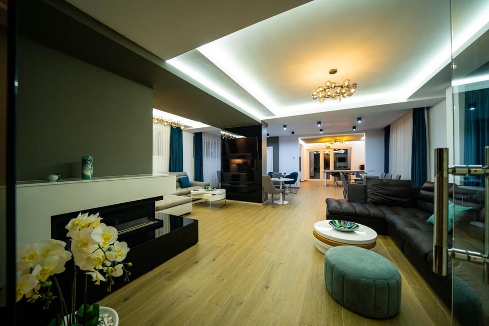 Communal lounge/ TV room