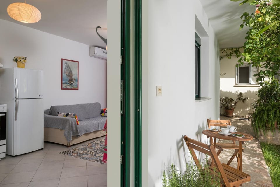 Garden, Living room, Seating area, Garden view