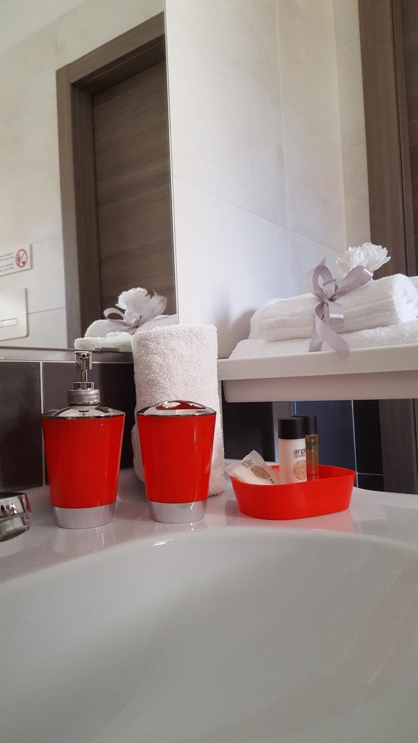 Bathroom, towels
