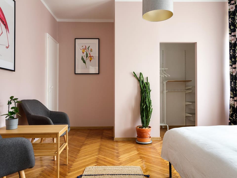 Seating area, Bedroom