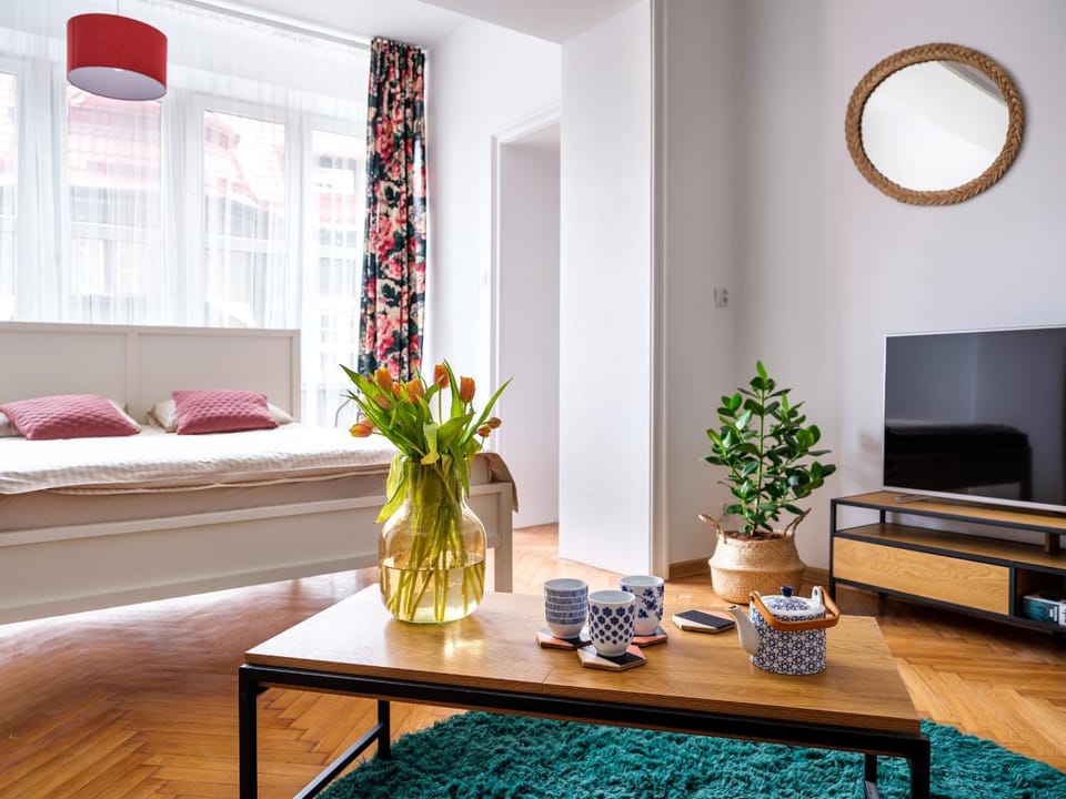 Seating area, Bedroom