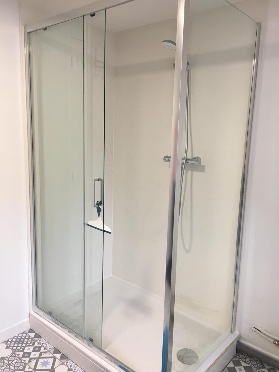 Shower, Toilet, Bathroom, Bath