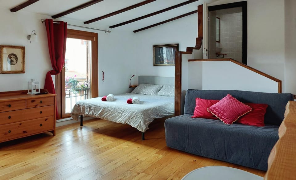 Bed, Living room, Bedroom