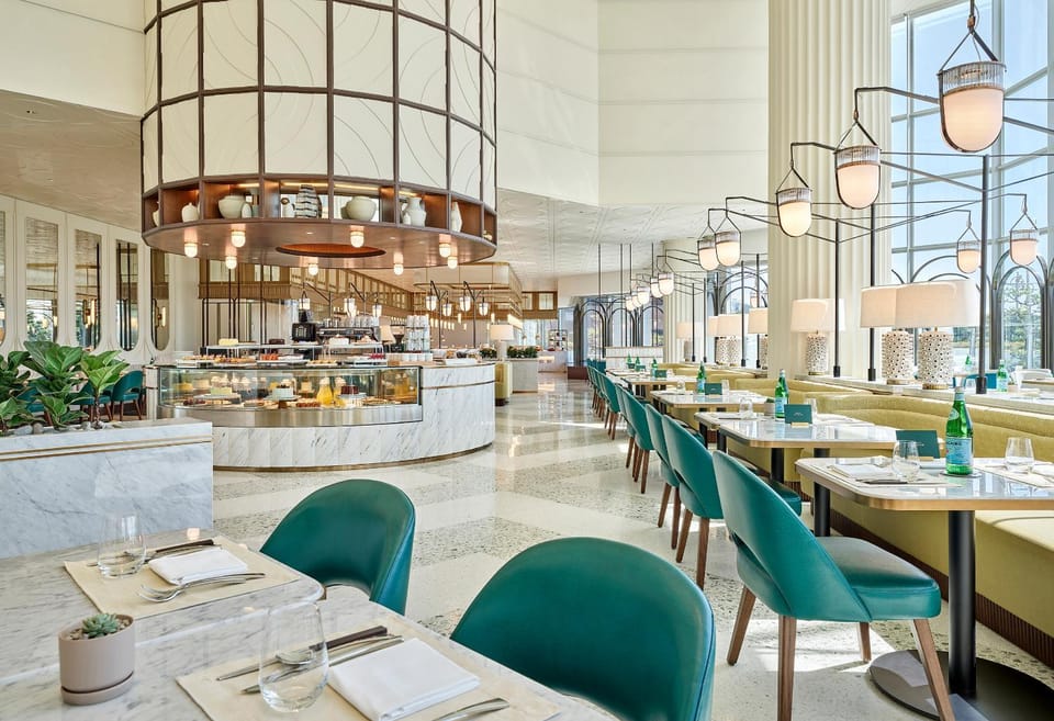 Restaurant/places to eat, Decorative detail, Meals, Breakfast, Buffet breakfast, Asian breakfast, American breakfast, Lunch, Dinner, Alcoholic drinks