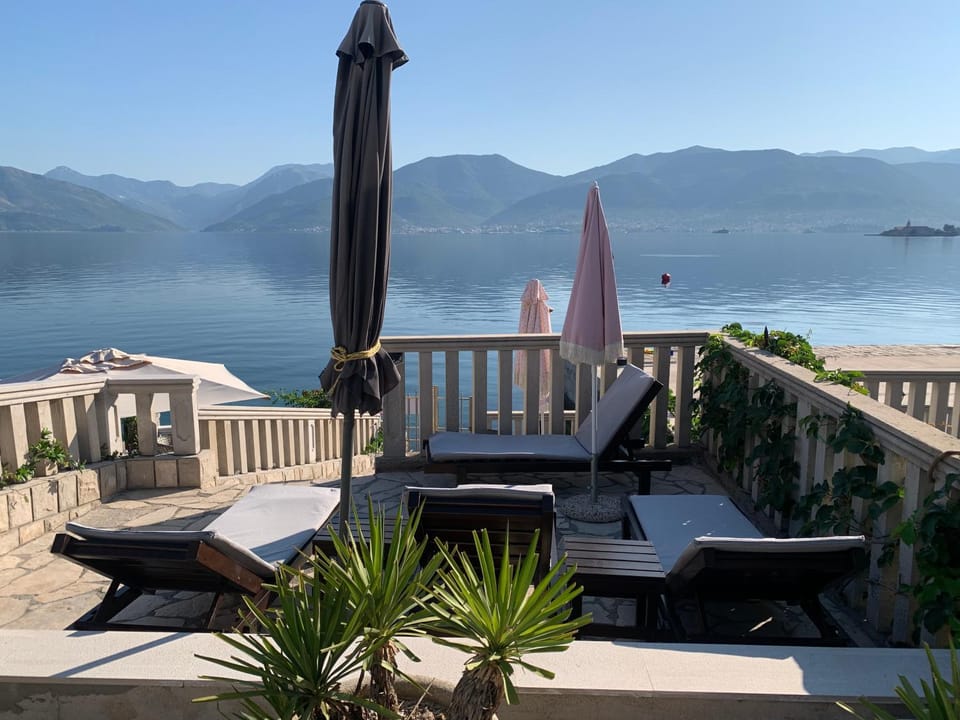 Apartment Dream Summer 2 -Premium Beach Apartament for 4 Apartment in Kotor Municipality