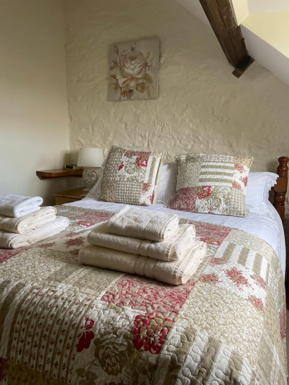 Bed, Photo of the whole room, Bedroom, towels