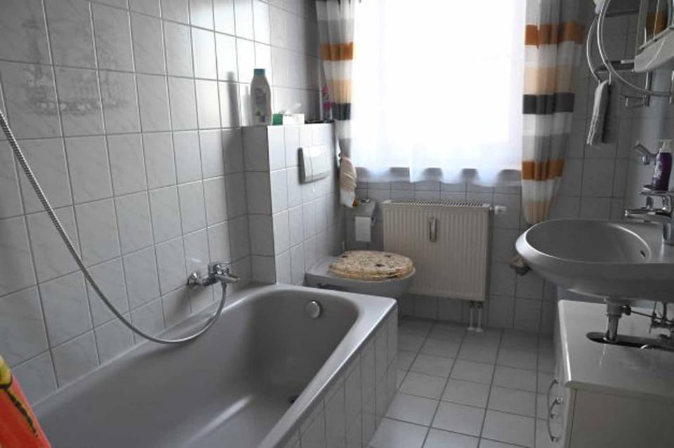 Bathroom, Bath