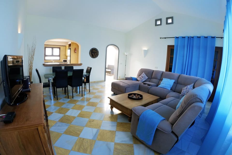 TV and multimedia, Living room, Dining area
