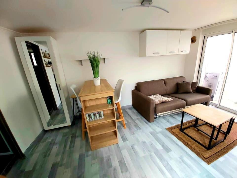 A cozy private studio near Cattenom, Luxembourg and Metz Apartment in Thionville