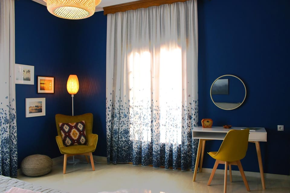 Seating area, Bedroom