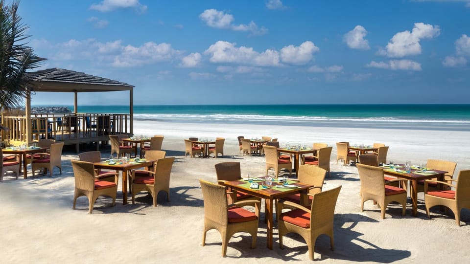 Lounge or bar, Food and drinks, Beach