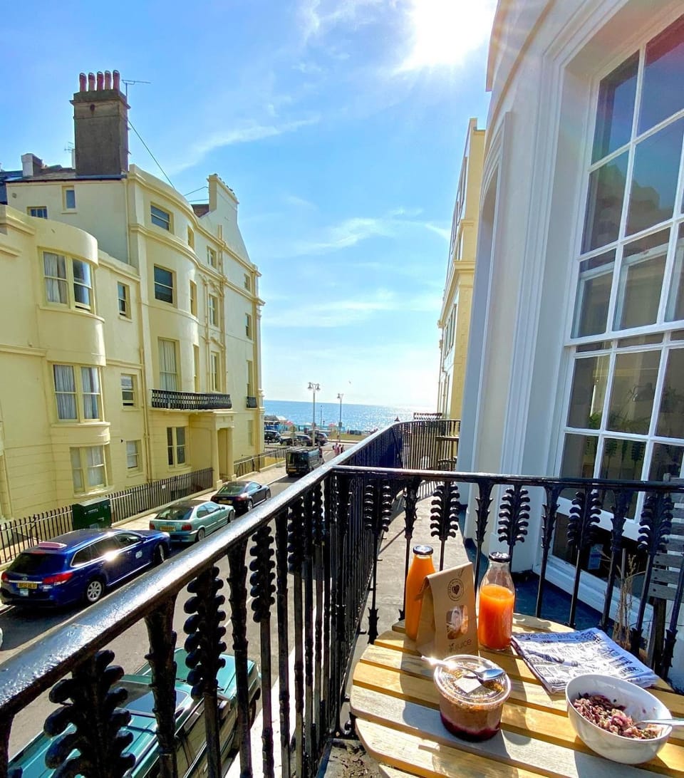Seaside Balcony Retreat By Mrs Butler Relocation Accommodation Brighton Apartment in Hove