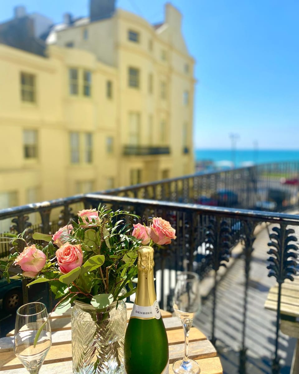 Seaside Balcony Retreat By Mrs Butler Relocation Accommodation Brighton Apartment in Hove