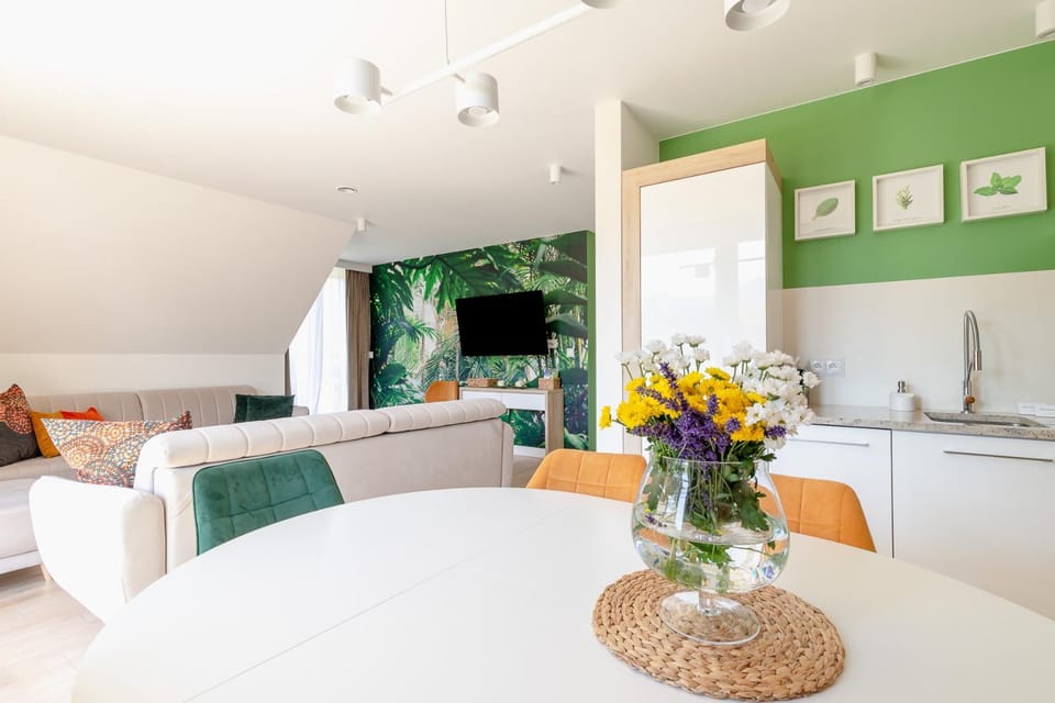 Living room, Dining area, kitchen