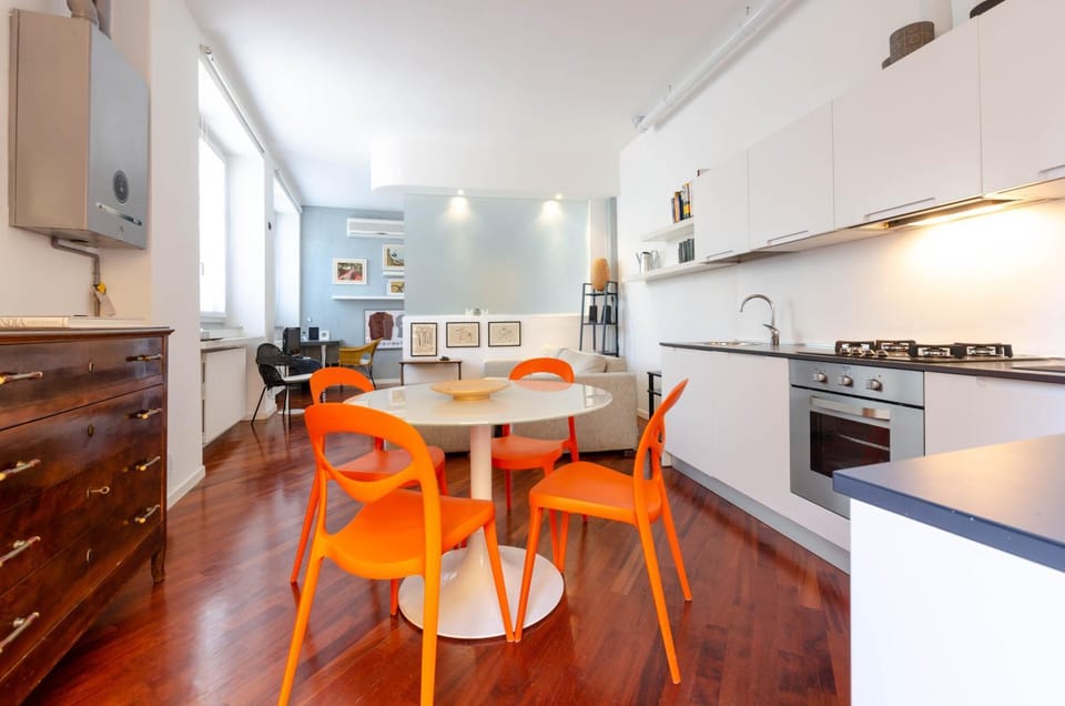 Coffee/tea facilities, Kitchen or kitchenette, Dining area