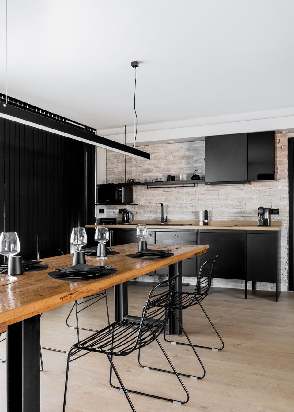 Kitchen or kitchenette, Dining area