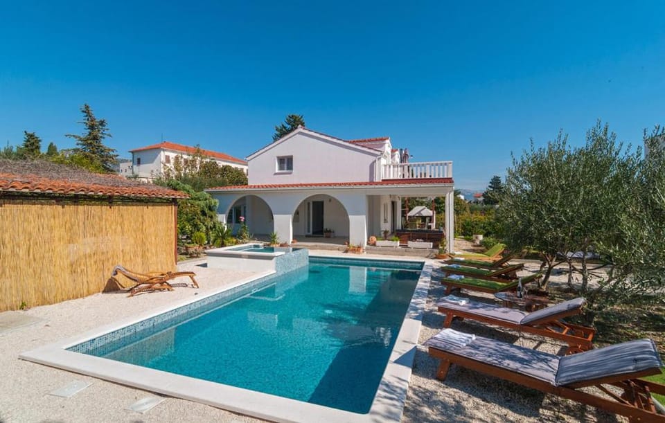 Property building, Pool view, Swimming pool