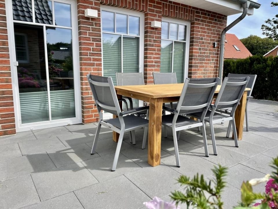 Haus Veronika links House in Nordfriesland
