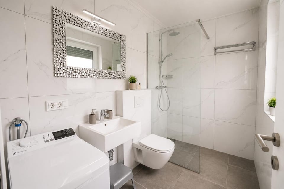 Shower, Toilet, Bathroom, towels, towels, washing machine, washing machine