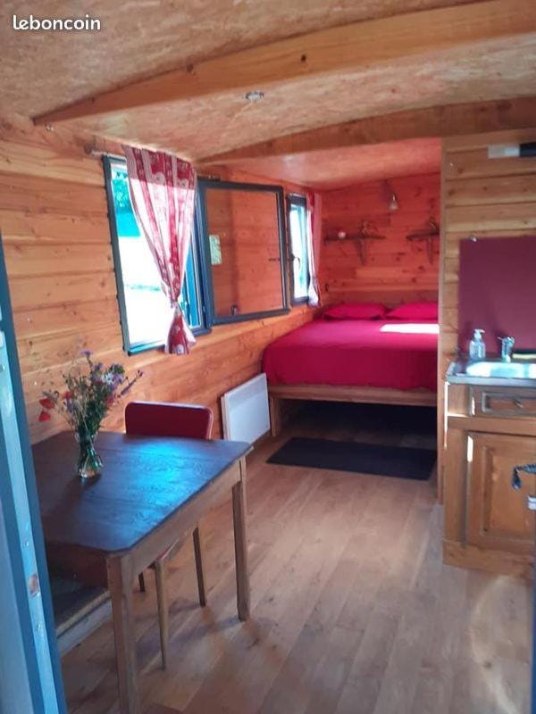 La Roulotte de la Clef des Champs Luxury tent in Grand Est