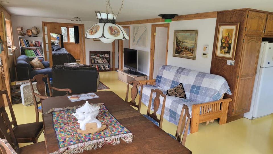 La Maison du Capitaine, Maison entière 100 m 1080 pi carré House in Tadoussac